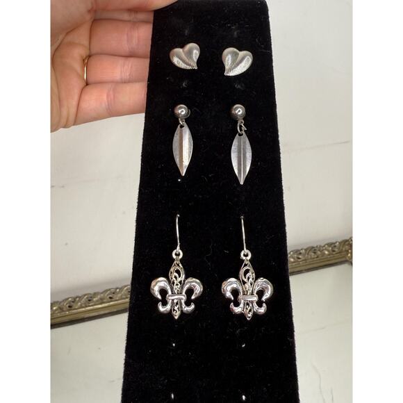 Set of three Silver Tone Vintage Earrings, Silver Heart Studs, Leave Drop Earrin - Picture 7 of 10